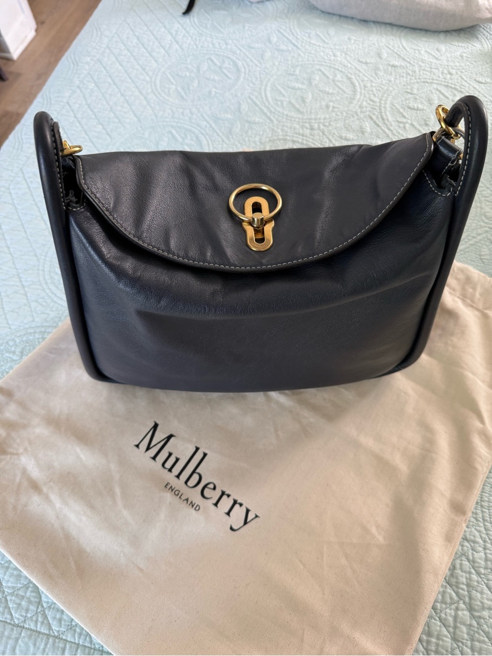 Mulberry Black Leather Shoulder Bag with Gold Turnlock
